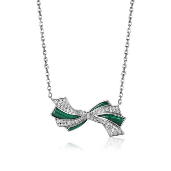FEYONKAH Pendant in White Gold with Diamonds