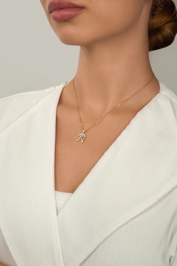 NIX Pendant in Yellow Gold with Diamonds - Image 3