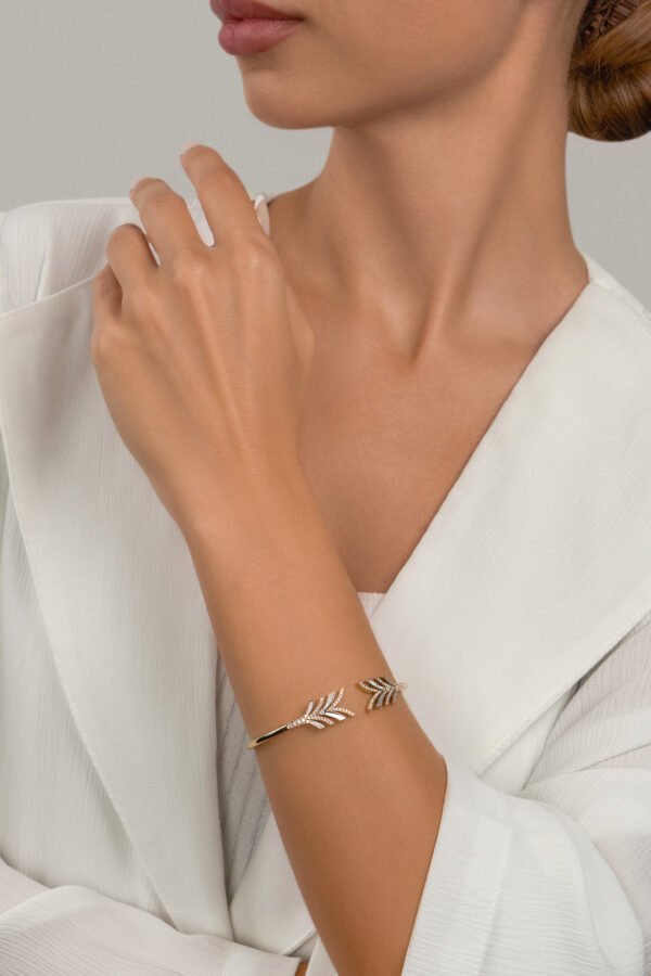 NIX Bracelet in Yellow Gold with Diamonds - Image 3