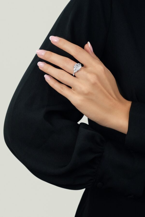 CLASSIC Ring in White Gold with Lab Grown Diamonds - Image 4