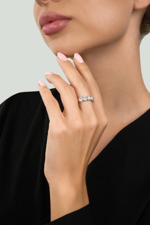 CLASSIC Ring in White Gold with Lab Grown Diamonds - Image 4