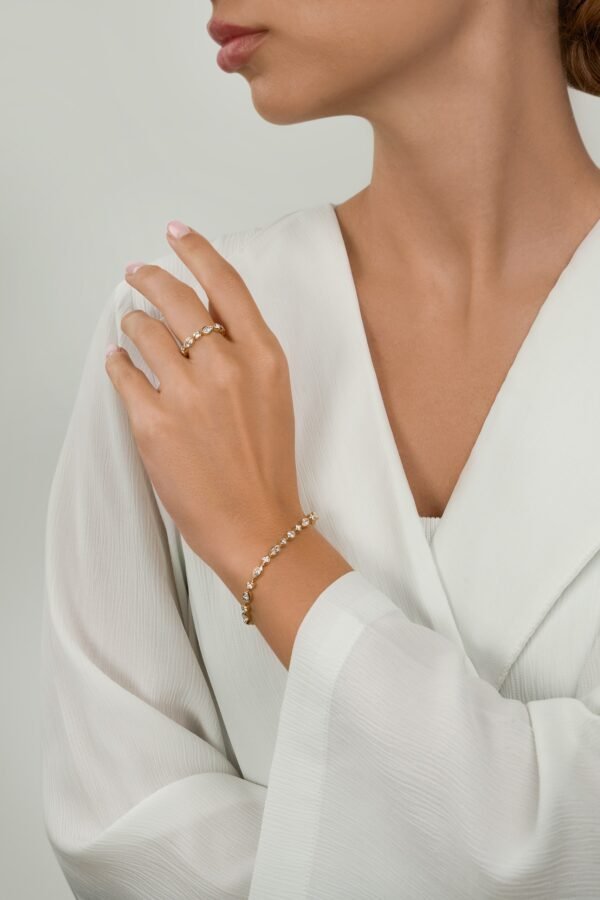 Ring in Yellow Gold with Diamonds - Image 3