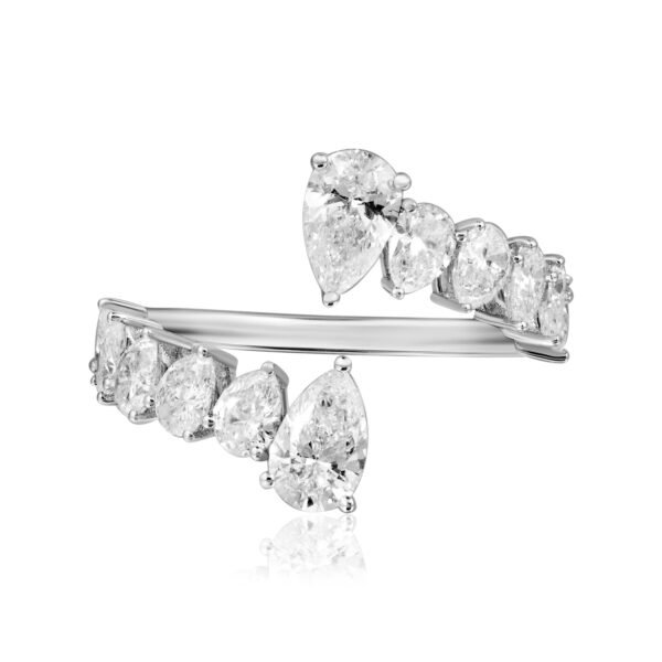 Classic Ring in White Gold with Lab Grown Diamonds - Image 2
