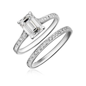 Engagement Ring Set in White Gold with Diamonds